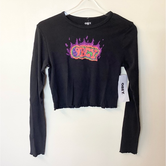 Obey Tops - NWT Obey Flaming Graffiti Cropped Long Sleeve T-Shirt - Black - M